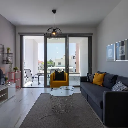 Yasou 1- Bedroom In Apartment