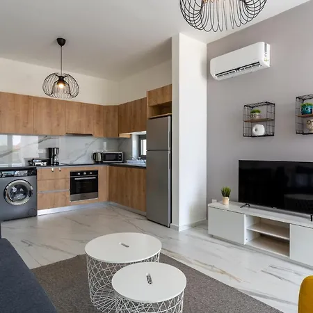 Yasou 1- Bedroom In Lárnaca