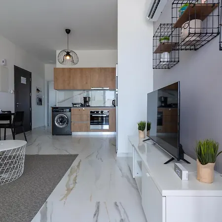Yasou 1- Bedroom In Apartamento