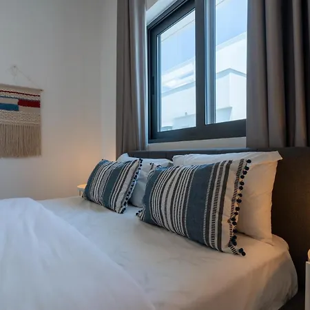 Yasou 1- Bedroom In Apartamento *